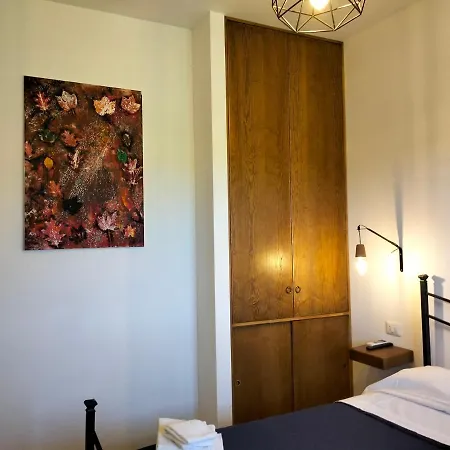 Apartment La *
